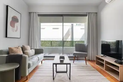 Image de Blueground | Saldanha, furnished & decorated