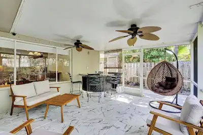 Image de Charming home with yard, walk to the beach. Pet-friendly