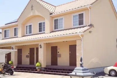 Image de A small hideaway on Awaji Island Southern Provencestyle maisonette apartment / Sumoto Hyōgo