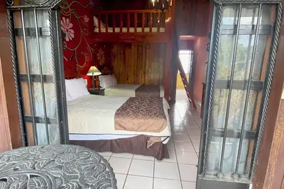 Image de Precioso Cuarto Familiar con BalcĂłn en el Centro