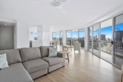Image de Apartment with coveted uninterrupted ocean views