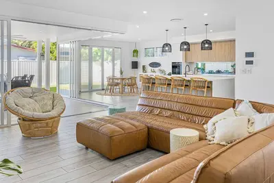 Image de Luxe Burleigh Beach Home