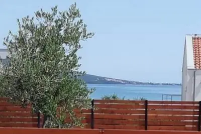 Appartement de deux chambres avec la terrasse et la vue sur le mer Sukosan, Zadar (A-23119-a)
