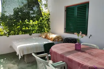 Image de Appartement de deux chambres avec la terrasse et la vue sur le mer Grohote, Solta (A-23166-a)
