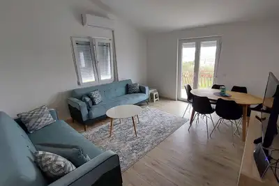 Image de Appartement d'une chambre avec la terrasse et la vue sur le mer Pasman (A-19658-a)