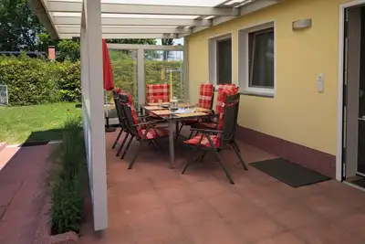 Image de Maison de vacances 'Ferienhaus Großtrappe, Barrierefrei' avec terrasse privée, jardin privé et Wi-Fi