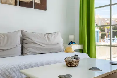 Image de 501 Yucca Park Deuxième ligne vers la plage, piscine et Wi Fi gratuit