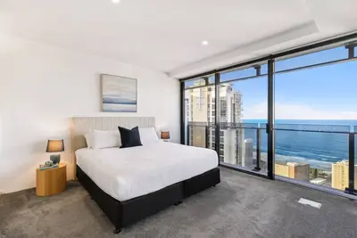 Image de Circle on Cavill Luxe 2-Bed with Views & Pool