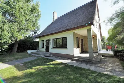 Image de Beautiful 130m² thatched roof house with charm