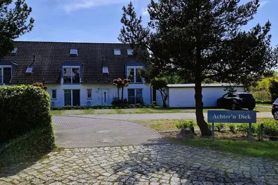 Image de Cozy vacation apartment in an apartment house close to the beach