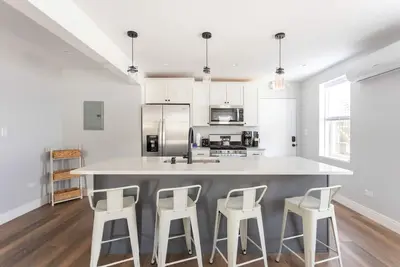 Image de Downtown New Buffalo Suite 1a, Walk to Beach, King Beds