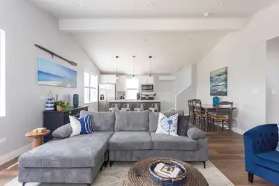 Image de Downtown New Buffalo Suite 2a, Walk to Beach, King Beds