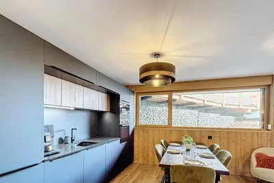 Appartement d'Exception 2 Chambres, 63 m², au Pied des Pistes, Parking Inclus, Wi-Fi