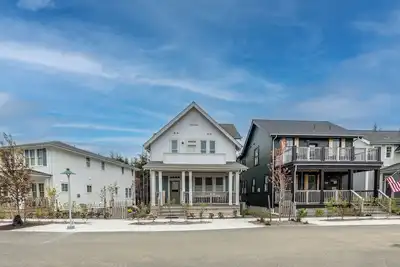 Image de *New* Seabrook's Ocean Breeze: 4 Bedrooms!