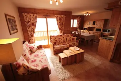 Image de 200m des commerces, 3ème étage, parking, télévision, casier à ski, 120m², Les Saisies