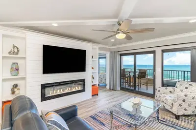 Image de High-End Beachfront Condo w/Breathtaking Gulf View