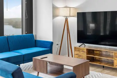 Image de Contemporary 3br/2. 5ba Unit in Assembly Square