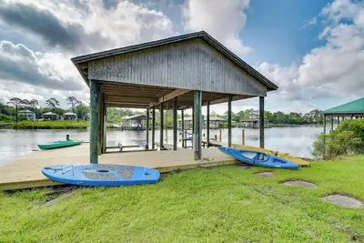 Image de Waterfront Wolf Bay Home w\/ Private Boathouse!