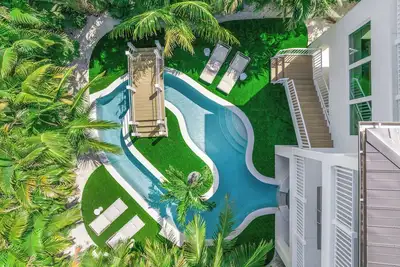 Image de Experience Luxury at Go with the Flow: Lazy River Pool, Rooftop Deck & Games!