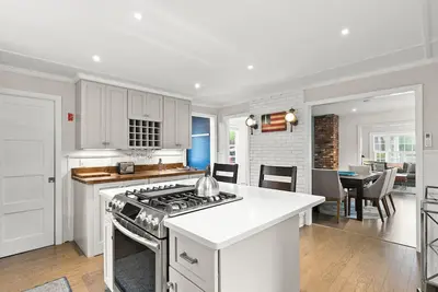 Image de 🏳️‍🌈 Ptown Like a Local 🐶 Dog-Friendly 😎 Quiet West End Home - Sleeps 6