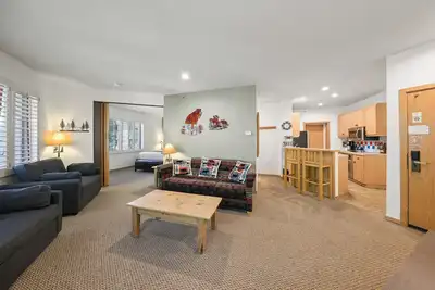 Image de Palisades Tahoe Lodge Bright & Comfy Ski-in/out 1Bdr Condo #242