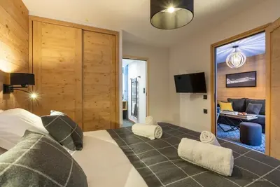 Image de Wifi, à 300m des pistes de ski, piscine, sauna, hammam, terrasse, balcon, parking, casier à ski