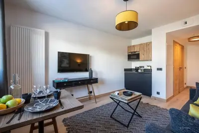 Image de Wifi, à 300m des pistes de ski, piscine, sauna, hammam, parking, casier à ski, 20-26m², Montalbert