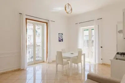 Image de 2 Bedroom Apartment in Naples