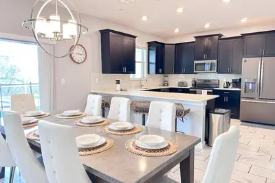 Image de New on the market - 6 bedrooms - Pool & Spa