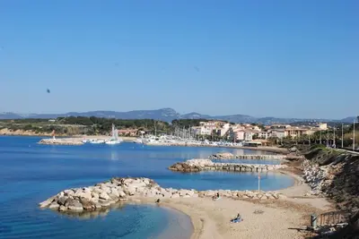 Image de Beau Studio à 150 m de la mer Dans un Parc Privé!