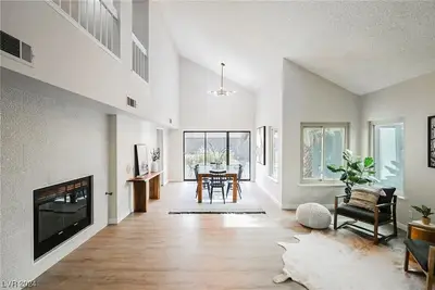 Image de Desert Retreat: 4Br w Outdoor Pool and Pool Table