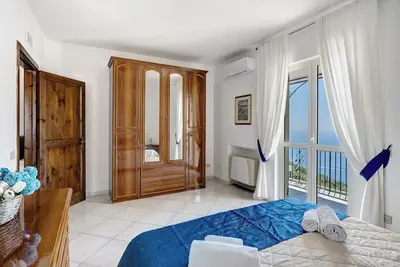 Image de Appartement 'Appartamento Capri' avec vue sur la mer, Wi-Fi et climatisation