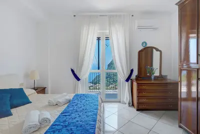 Image de Appartement 'Appartamento Positano' avec vue sur mer, Wi-Fi et climatisation