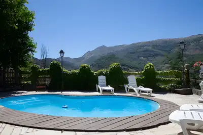 Image de Maison de campagne \"La Majada de Peñacorada\" avec vue montagne, piscine privée et Wi-Fi