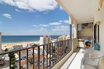 Image de Appartement 'Quaint Beach View - Praia Da Rocha' avec vue sur mer, Wi-Fi et climatisation