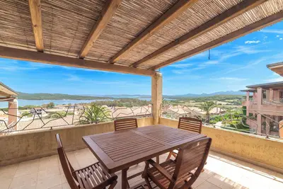 Image de Appartement 'Il Fiordo 27' avec vue sur la mer, piscine partagée et climatisation