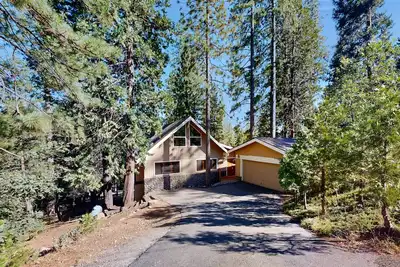 Image de Mountain Serenity Awaits: Your Dog-Friendly Retreat in Arnold