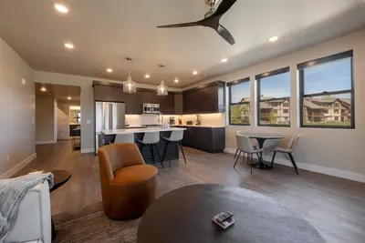 Image de Retreat at Jordanelle | Lake Views | 15-Minutes to Skiing & Main Street