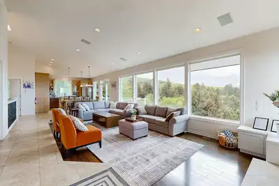 Image de Ocean view home with heated floors, private hot tub, & multiple decks