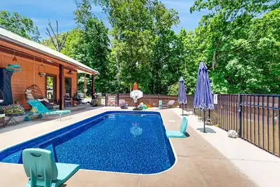 Image de Poolside guest house with ping pong & washer/dryer near Tennessee River