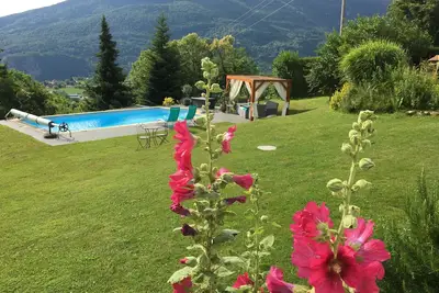 Image de Maisonnette avec Piscine Privée
