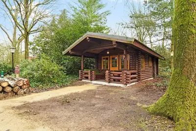 Image de Lodge avec bain à remous, à 18 km. de Tilbourg