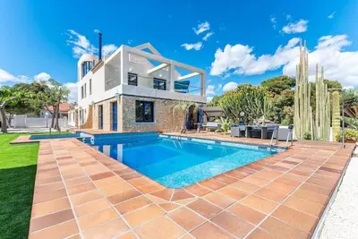 Exclusiva Villa a 10 min de la Playa