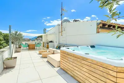 Image de Sea view apartment, roof top jacuzzi