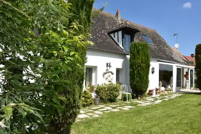 Image de Dépendance du Presbytère Rénovée - Vallée D'eure - 10 min Mcarthur Paris-giverny