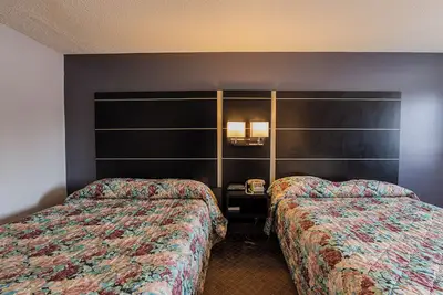 Image de Coratel Inn and Suites By Jasper Hastings - 2 Queen Bed Non Smoking