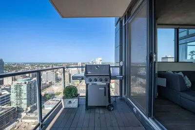 Image de Executive Sky Lux - 2 Bd 2ba, Views, Pool, Patio & Gym