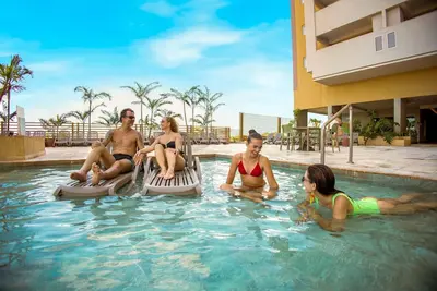 Image de Your complete apartment inside Hot Beach Park