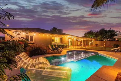 Image de Hot Tub + Heated Pool + Mini Golf, Bbq, Old Town, Game Room, Ev Charger