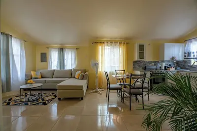 Image de Cozy Retreat in a Gated Community 10 minutes from the Beach
